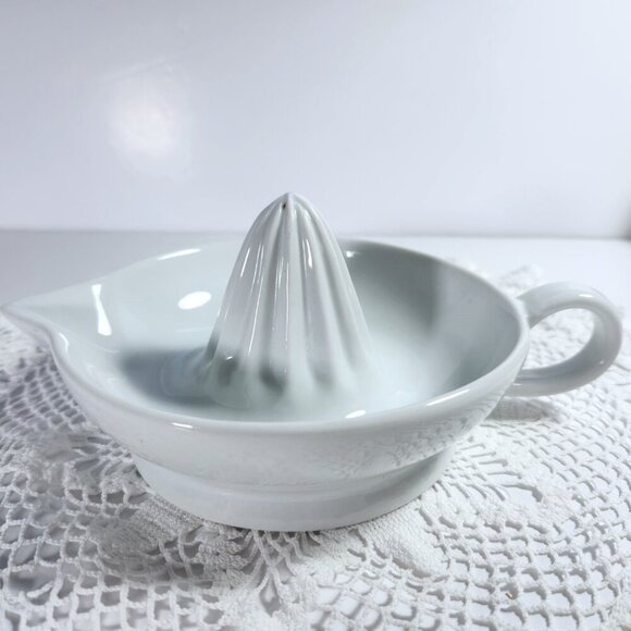 Cordon Bleu Glass Juicer Reamer Loop Handle Large Citrus Reamer 8 1/2" x 6 1/2" - Picture 1 of 9